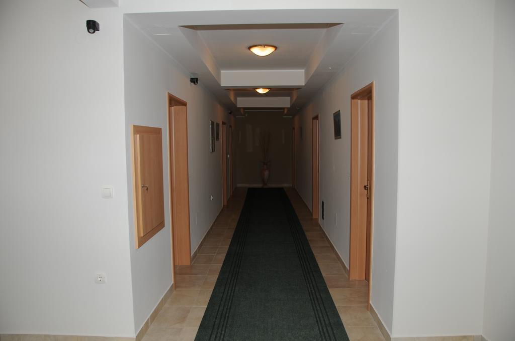 Hotel Kangaroo Budva Ngoại thất bức ảnh